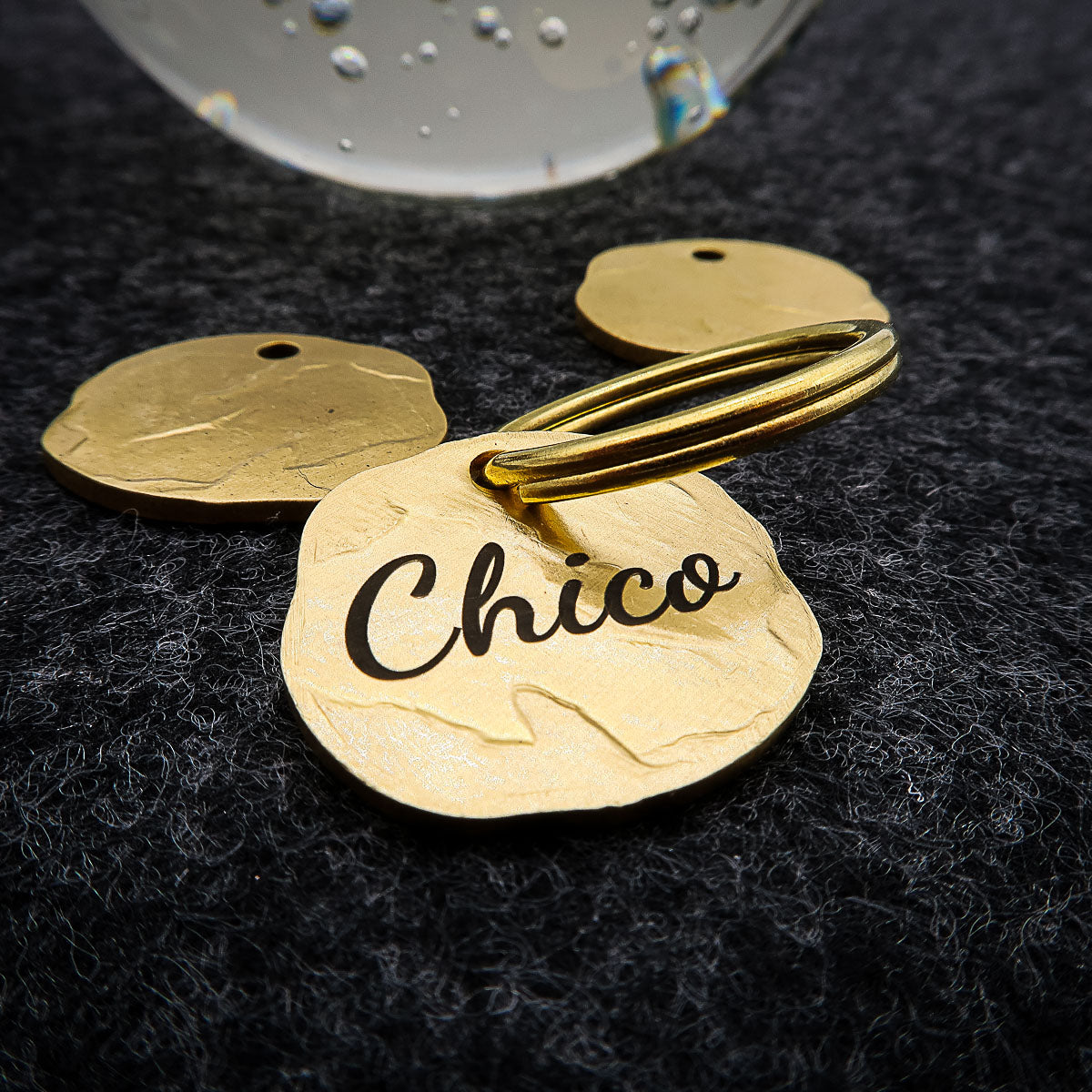 Ein Unikat für deinen Hund – Handgefertigte Messing-Hundemarke „Vintage“ 🐾