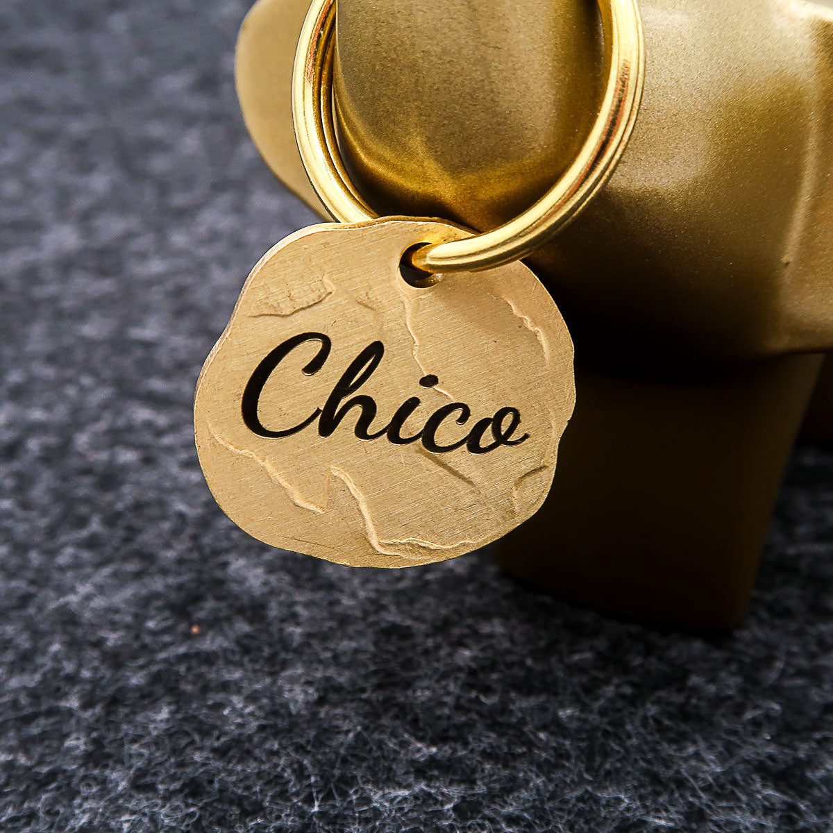 Ein Unikat für deinen Hund – Handgefertigte Messing-Hundemarke „Vintage“ 🐾