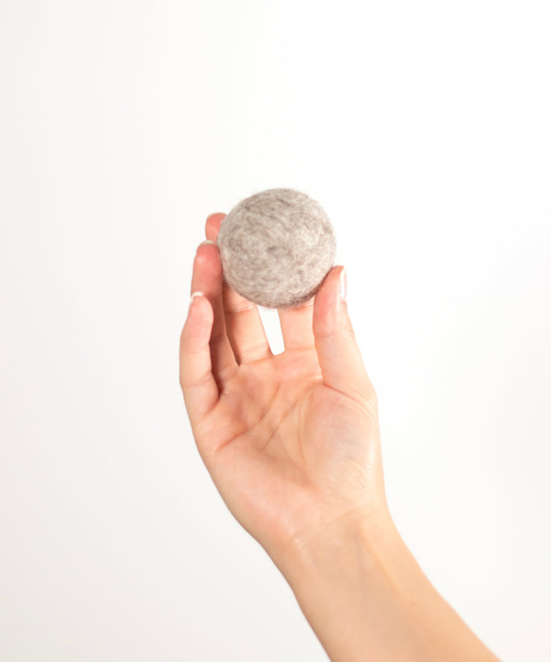 BUDDY. Dog toy made of wool felt "Ball"