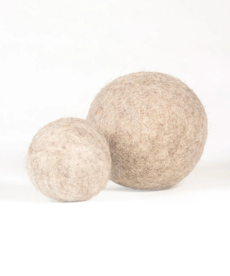 BUDDY. Dog toy made of wool felt "Ball"