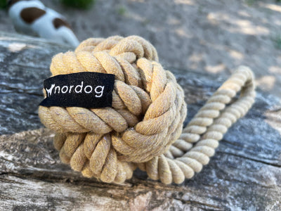 Tight knot for throwing for dog